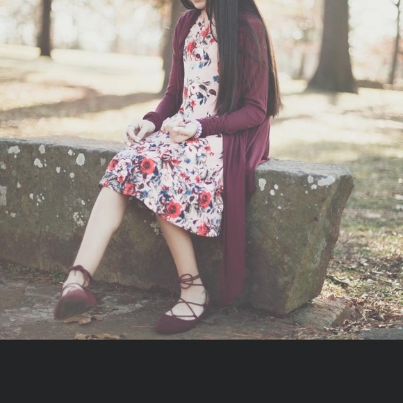 Gorgeous flower dress - Picture 4 of 4